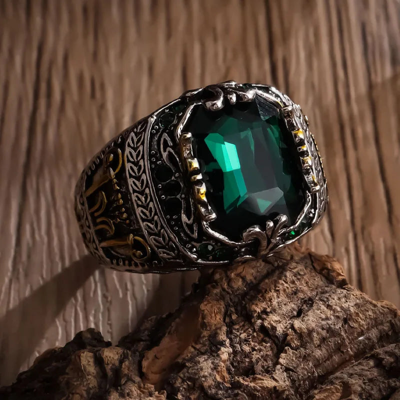 New men's luxury green gemstone domineering ring