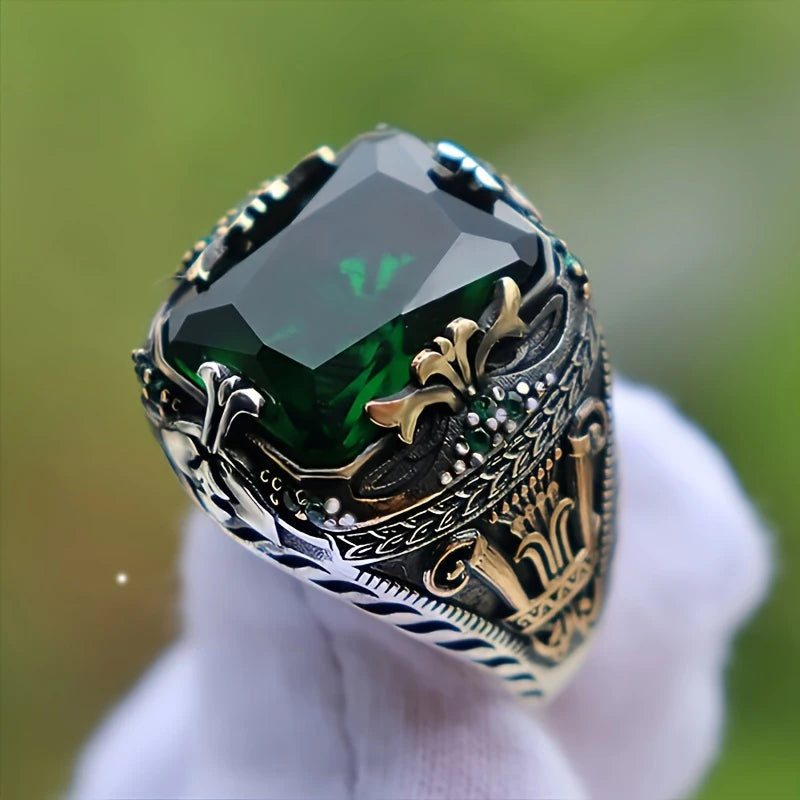 New men's luxury green gemstone domineering ring